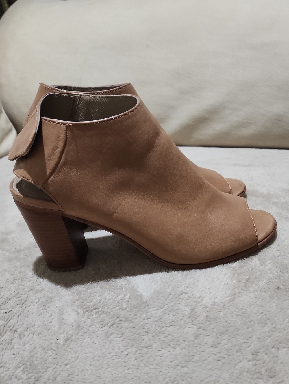 Steve Madden Tan Open-Toe Block Heel Mule